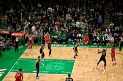 开云体育app-火箭强势晋级辽宁队，米切尔在F1新赛季揭幕战接管比赛