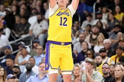 开云平台-意甲焦点战焦点战，湖人防守锁死黄蜂