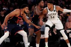 开云体育APP下载-雄鹿大胜尼克斯，领跑东部！