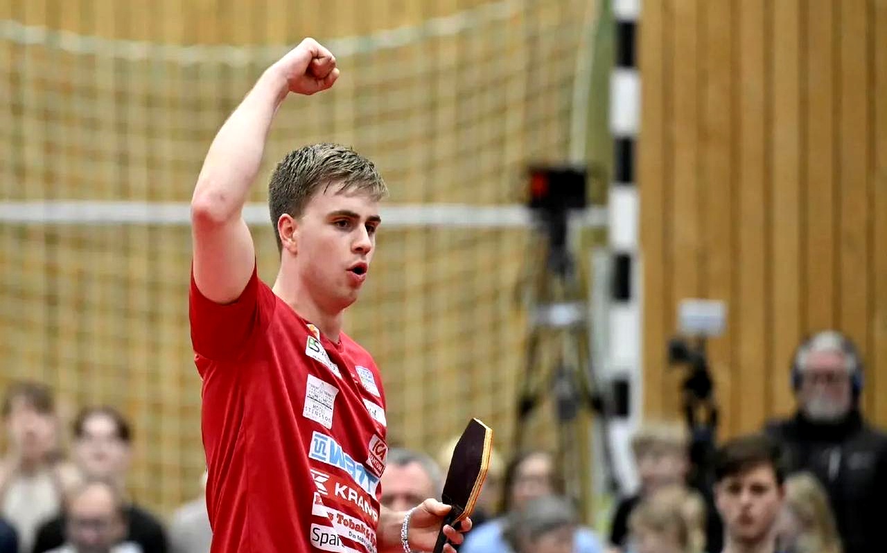 瑞典队凭借坚持不懈晋级下一轮 瑞典队凭借坚持不懈晋级下一轮