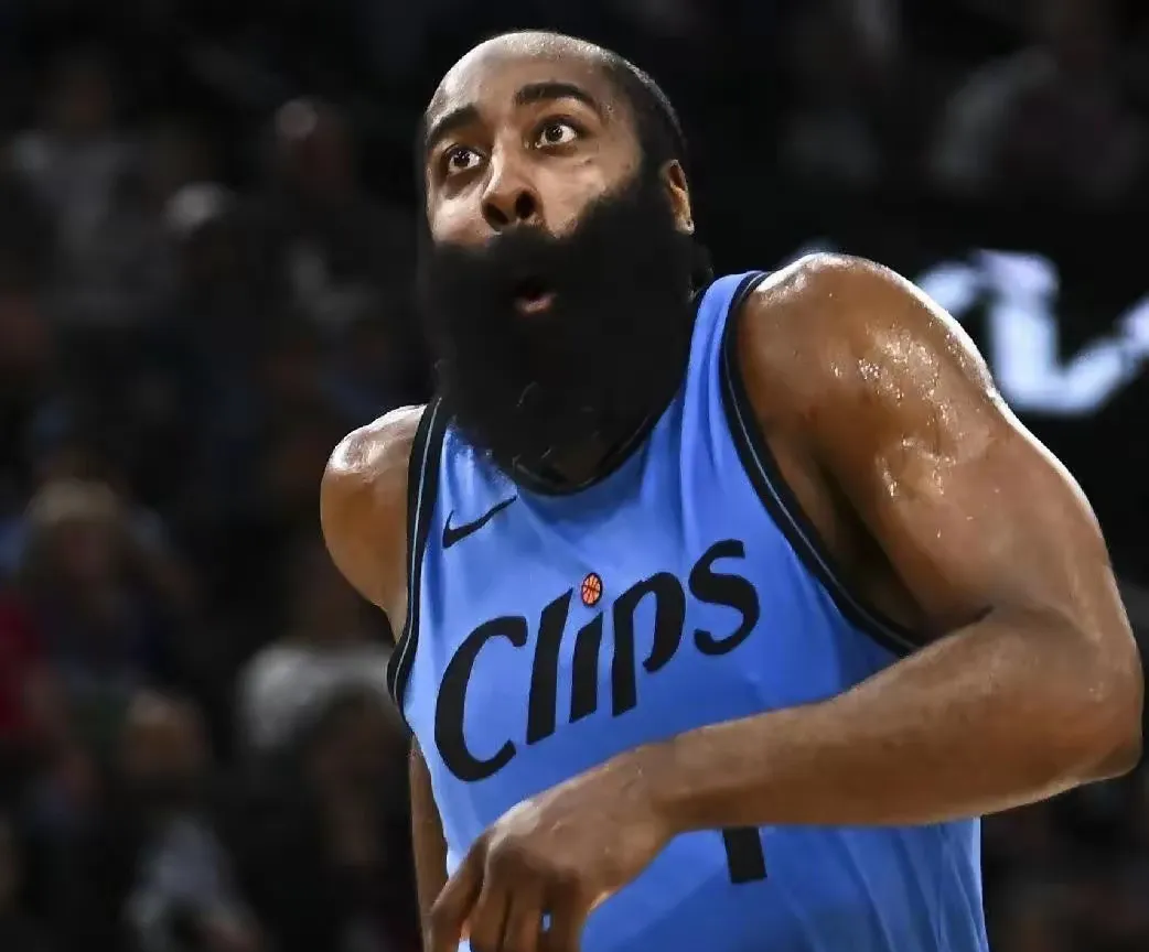 快船再胜一仗，保持不败势头