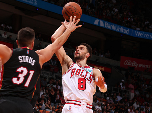 公牛遭遇克星太阳,洛瑞32分无用的简单介绍 公牛遭遇克星太阳,洛瑞32分无用的简单介绍