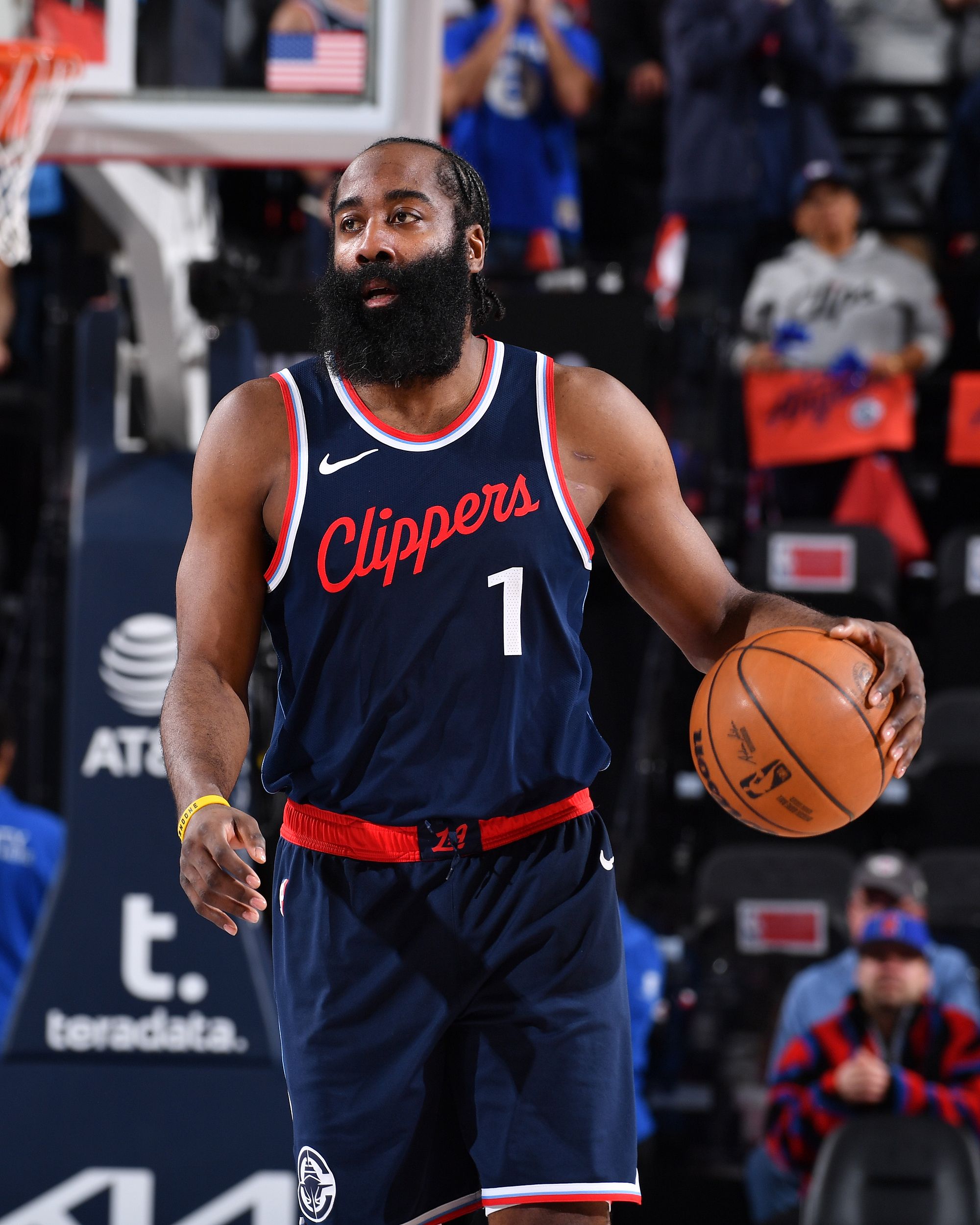 快船擒下公牛,取得胜利 快船擒下公牛,取得胜利