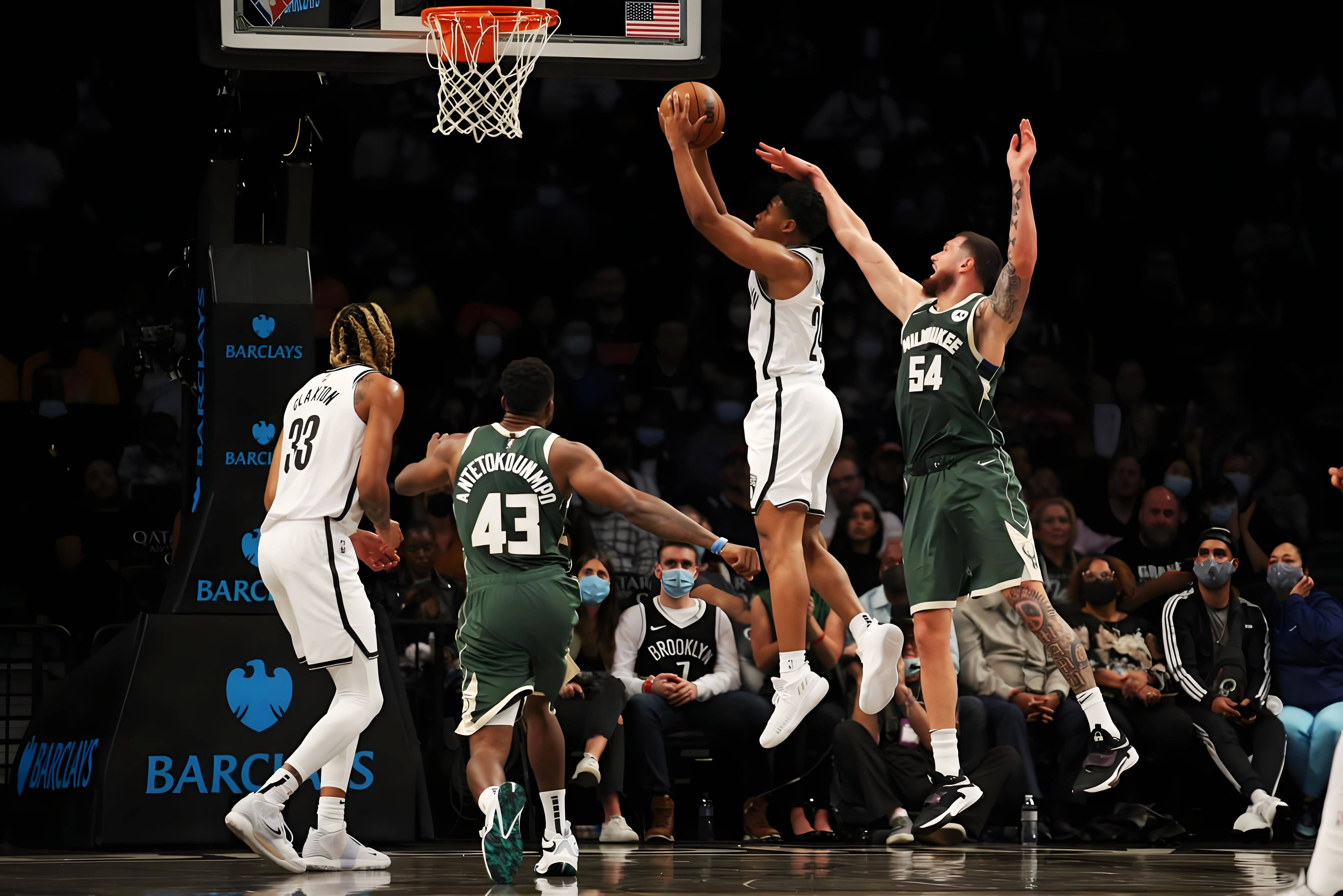 湖人鏖战篮网B队，布克关键制胜的简单介绍