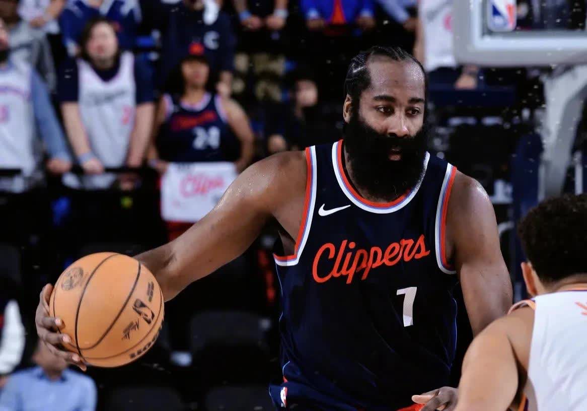 哈登三分绝杀火箭取胜 哈登三分绝杀火箭取胜