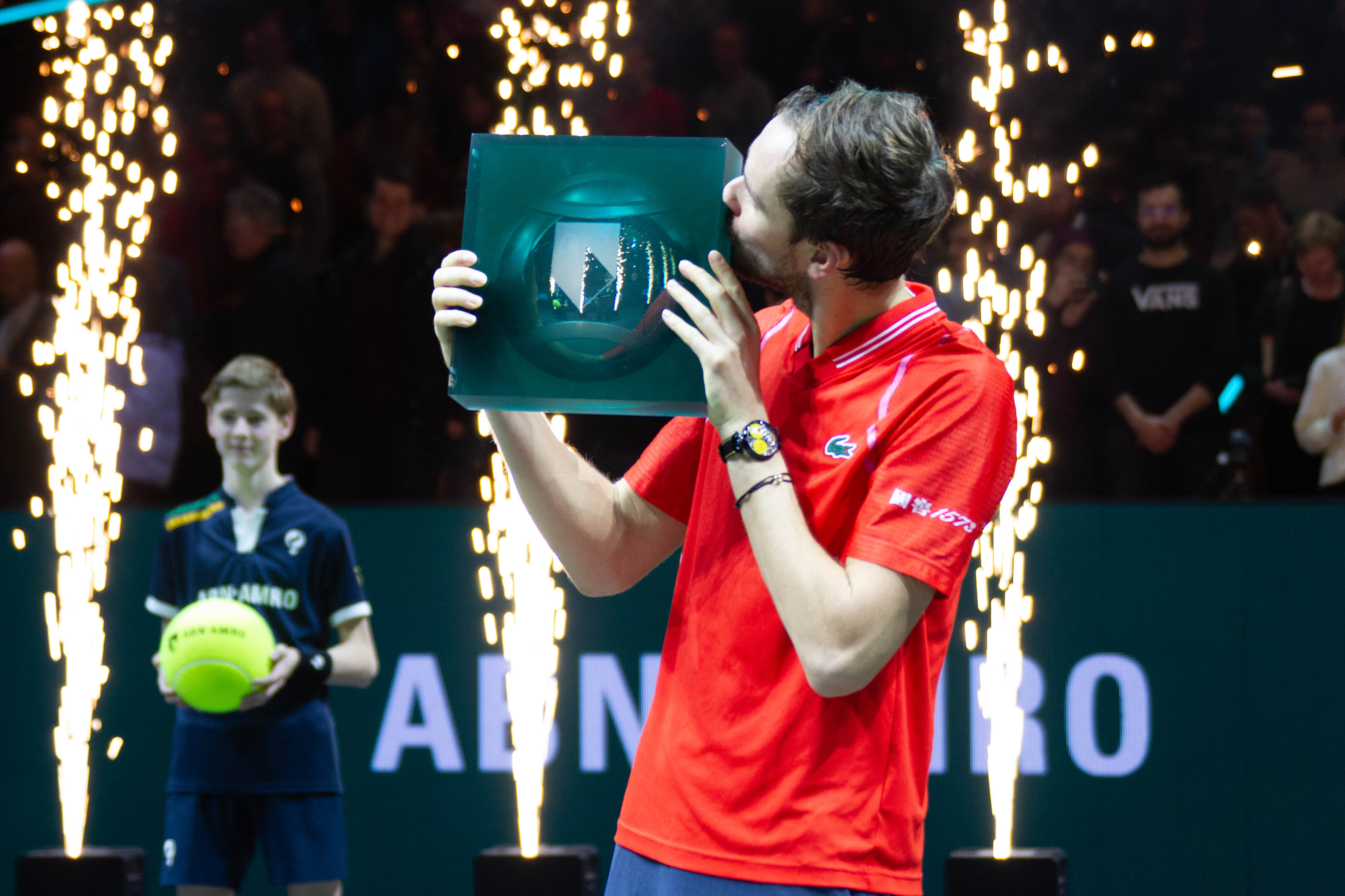 德国网球队翻盘日本网球队，梅德韦杰夫送出助攻的简单介绍