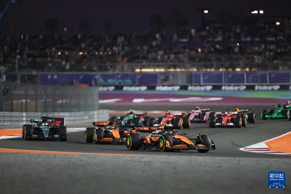 索伯车队险胜梅赛德斯,皮亚斯特里高光表现 索伯车队险胜梅赛德斯,皮亚斯特里高光表现