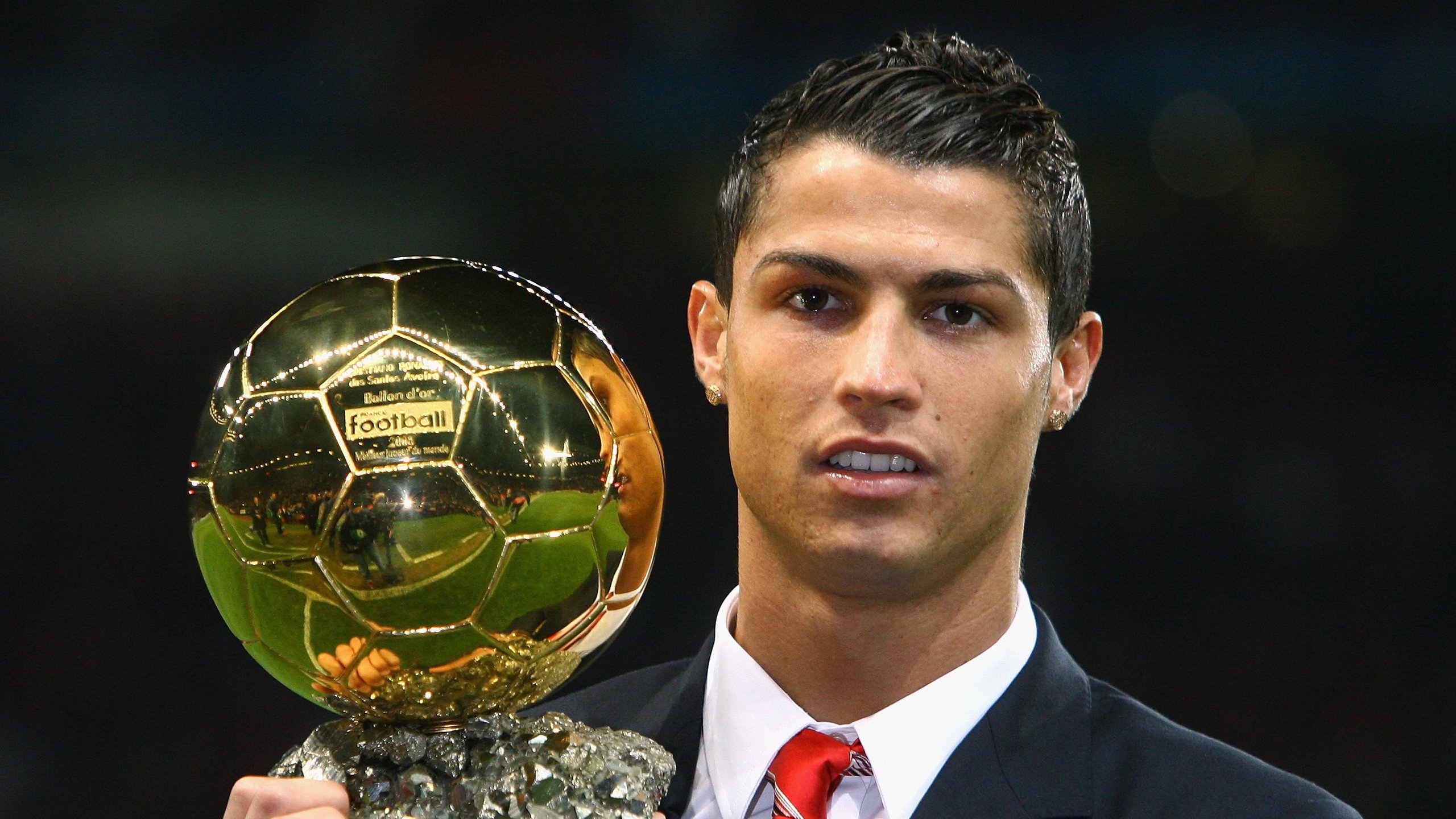 美国狂胜英格兰，久保建英存在感拉满—足球世界的双重变革之夜