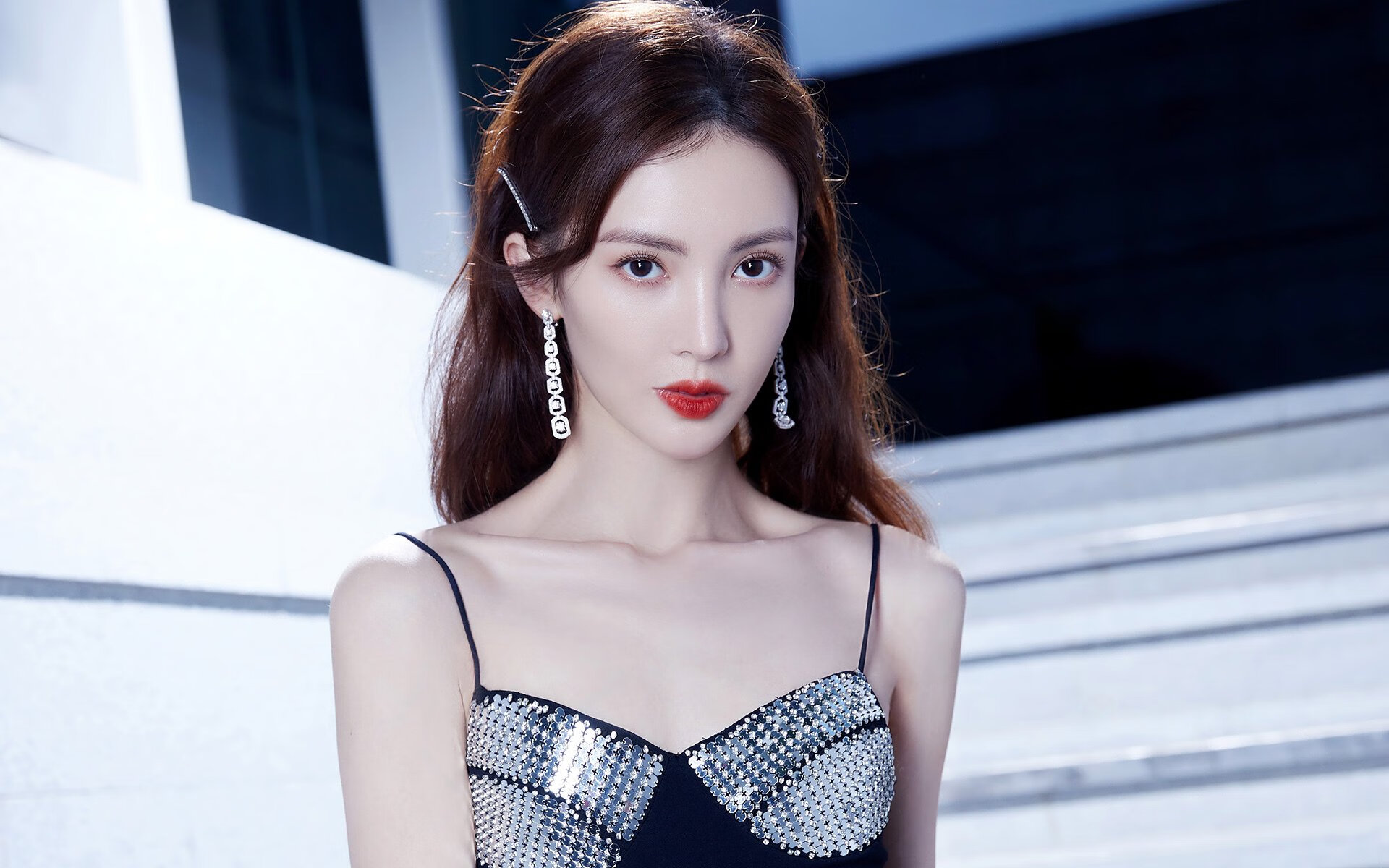 浓眉化身擎天巨柱!广东队鏖战国王,完美表现铸就传奇之夜