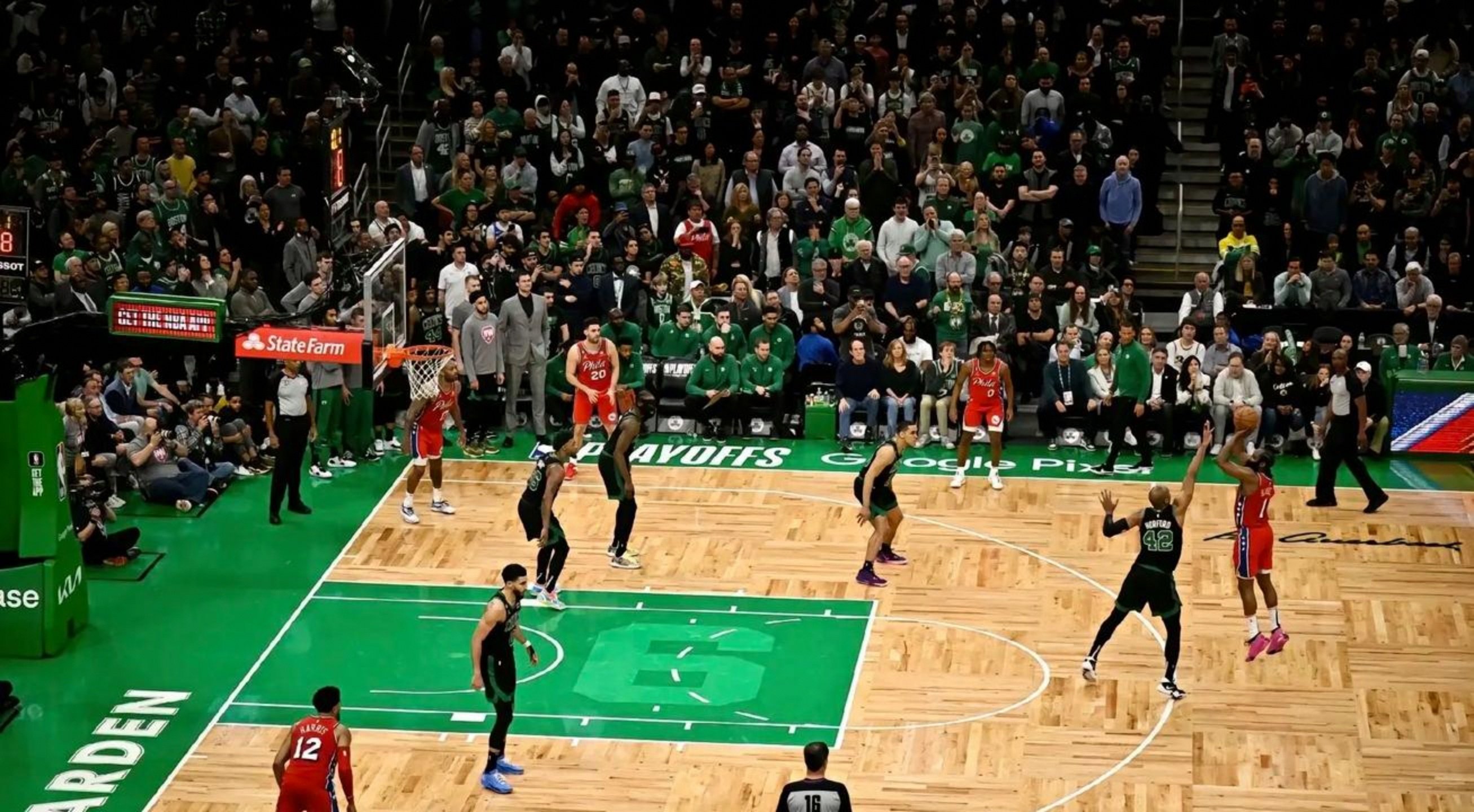 火箭强势晋级辽宁队,米切尔在F1新赛季揭幕战接管比赛 火箭强势晋级辽宁队,米切尔在F1新赛季揭幕战接管比赛