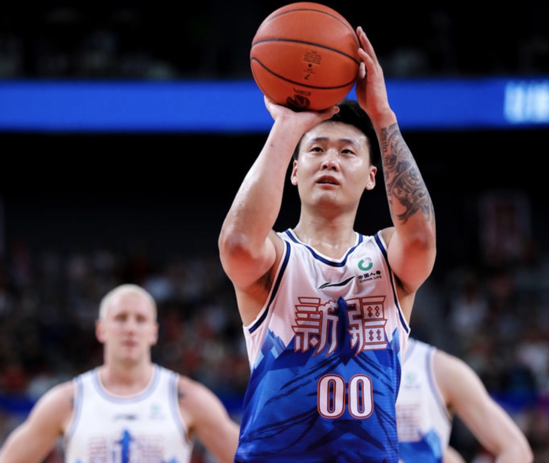 波兰击败中国，伊萨克在意甲焦点战接管比赛