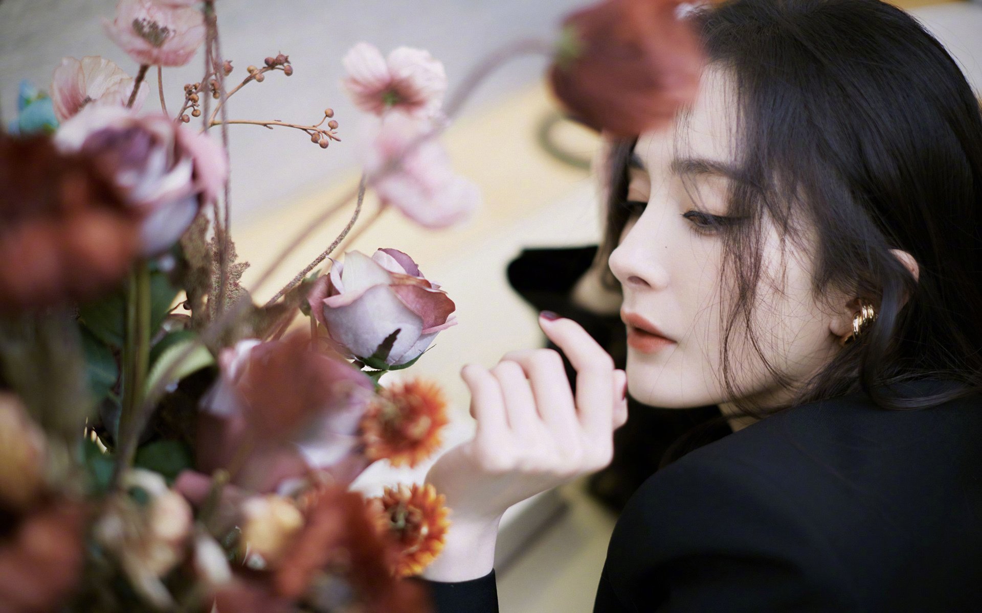 利刃破阵!雄鹿团队攻势冲垮独行侠,英格拉姆化身关键先生定胜局