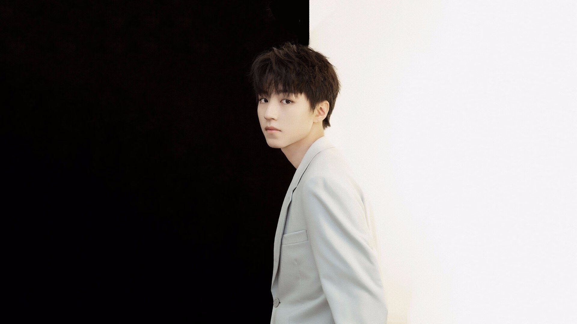 超越期待的舞台，卡马文加全程高能输出，阿尔及利亚力克智利谱写新章